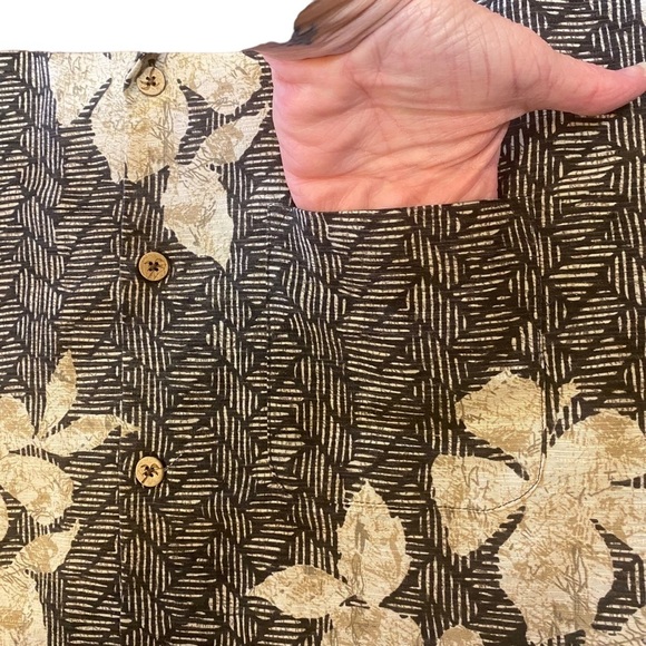 Caribbean Pure Silk Hawaiian Button Down Shirt Mens XL Black White‎ Cream Floral - Picture 2 of 10